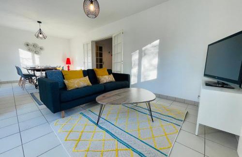 Joue-les-Tours House | Discover The House of the Green Way: Family-Friendly Retreat