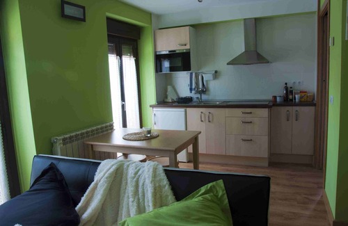 Acedo Apartment | Guest Rated 10/10: The House of the Rebound with Pool & Spa