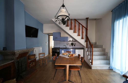Brienza House | Discover The House of the Village: Family & Pet-Friendly Stay
