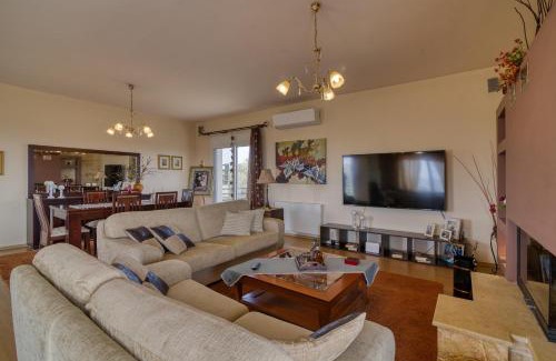 Archaia Olympia House | Relaxing Retreat at The House Olympia - Happy Rentals
