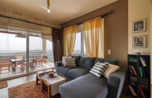 Archaia Olympia House | Relaxing Retreat at The House Olympia - Happy Rentals