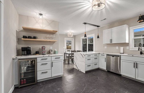 Smithville House | Exceptional Family Getaway at The House On Main
