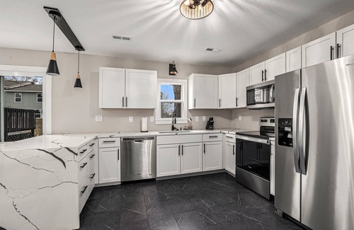 Smithville House | Exceptional Family Getaway at The House On Main