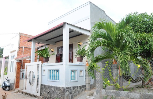 East Ham Tien Beach House | Ideal 3-Bedroom Retreat with Pool and Oceanfront Views