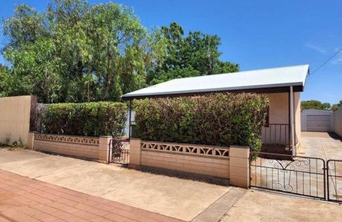 Broken Hill House | Delightful Stay at The House with the Purple Gate, 4-Star Rated