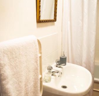 Rye Bed & Breakfast | Guest Rated 10/10: The House with Two Front Doors Awaits