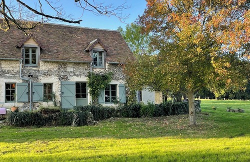 Colonard-Corubert House | The houses on the hill