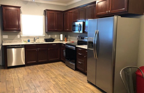 Tyler House | Pet-Friendly Escape at The Howdy, Apartment C - Guest Rated 9.8