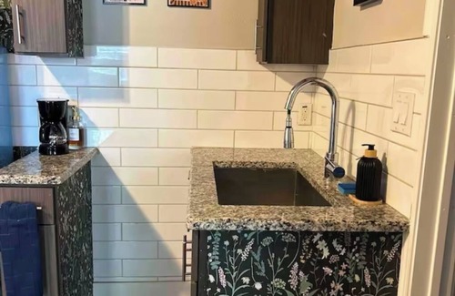 McKinney Apartment | The Howdy Hut- Charming 1-bedroom apartment near downtown!