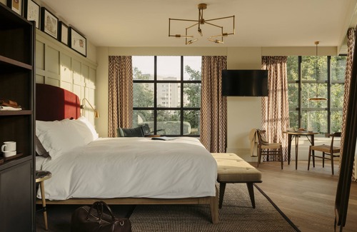 Waterloo Hotel | Elegant Retreat at The Hoxton Southwark: Rated 9.4/10