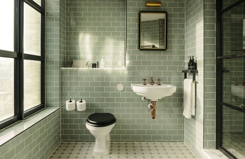 Waterloo Hotel | Elegant Retreat at The Hoxton Southwark: Rated 9.4/10