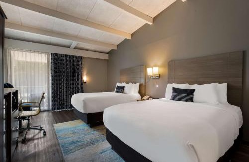 Middletown Hotel | Discover The Hub Middletown Red Bank: Oceanfront Retreat