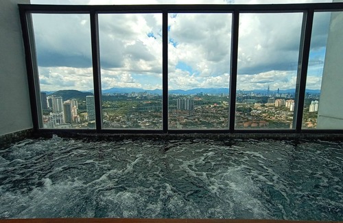Petaling Jaya Apartment | Pet-Friendly Getaway at The Hub SS2 with Pool & Breakfast