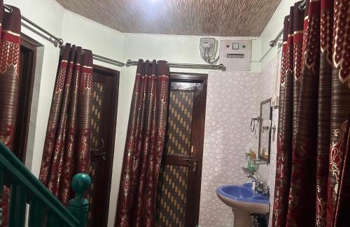 Srinagar House | Budget-Friendly Retreat: The Humble Abode - Guest Rated 9.5