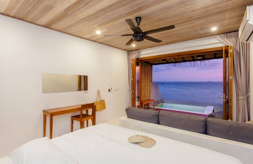 Ang Thong Hotel | Experience The Humble Villas: Guest Rated 9.8 with Pools