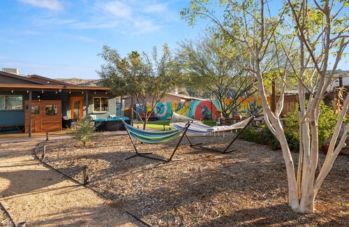 Citrus Plaza House | Experience Mountain Views and Sauna at The Hummingbird House