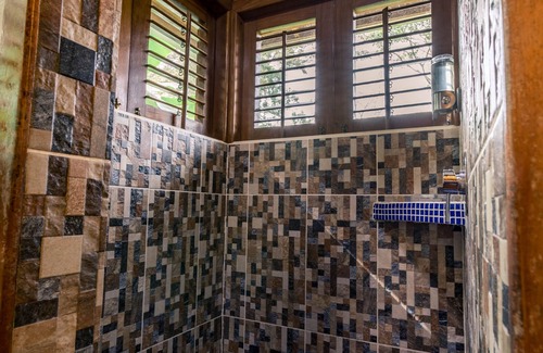 Bocas del Toro Bed & Breakfast | Guest Rated 10/10: The Hummingbird with Ocean Views