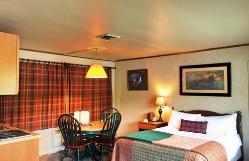 Wilmington Hotel | Experience The Hungry Trout: Family-Friendly Retreat Awaits