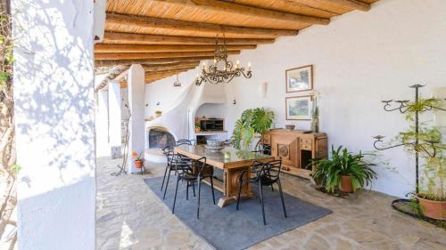 Canillas de Aceituno House | Relax at The Hunting Lodge Alcaucín with Pool & Family Amenities