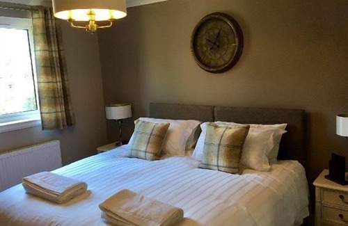 Dumfries Bed & Breakfast | Exceptional Stay at The Huntingdon B&B with Breakfast & More