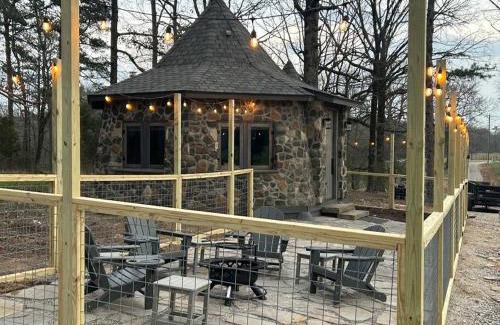Benton House | The Hut at the Farm