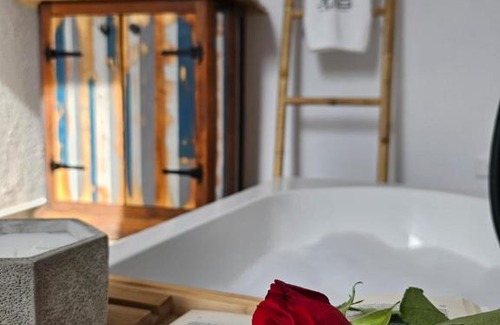 Saliste House | Oceanfront Bliss at The Hut Retreat - Guest Rated 9.8