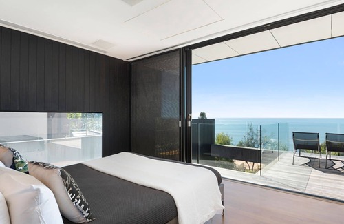 Whale Beach House | THE HUTT by Palm Beach Holiday Rentals