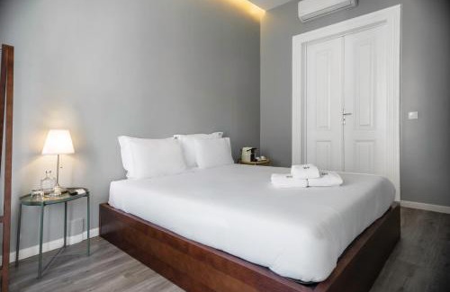Santa Isabel Bed & Breakfast | Cozy Hygge Lisbon Suites - Estrela with Restaurant & Kitchen