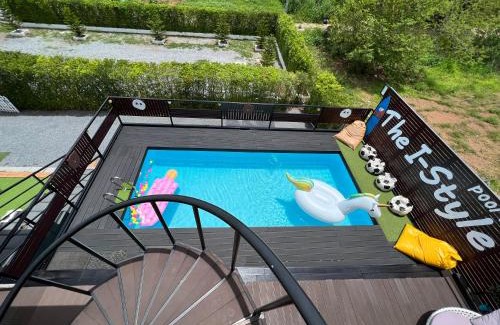 Sattahip House | Enjoy The I-style Pool Villa with Top Amenities & 10/10 Rating