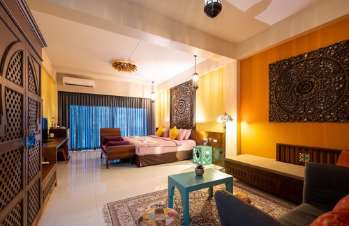 Ranong Hotel | Iconic Hotel: Guest Rated 9/10 with Family-Friendly Amenities