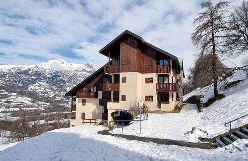 Saint-Leger-les-Melezes Apartment | Comfortable St Léger Apartment Near Slopes with Spa Access