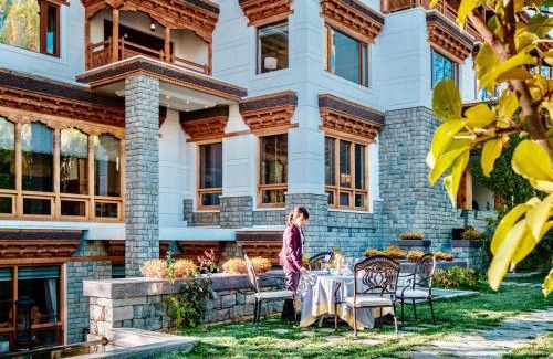 Leh Hotel | Experience The Indus Valley: 5-Star Comfort Awaits You