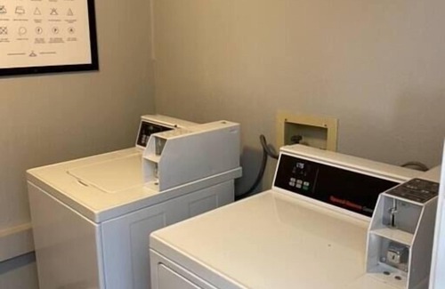Hamilton Apartment | Ingrid's 2 Bedroom Apartment: Family-Friendly Retreat