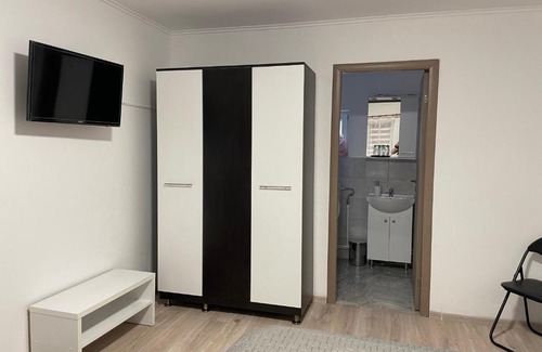 Ocna Mures House | Pet-Friendly iNk Rooms: A Family Retreat with Great Reviews