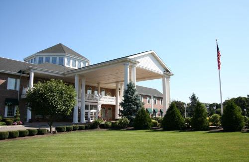 Wading River Hotel | Discover The Inn and Spa at East Wind with Private Pool