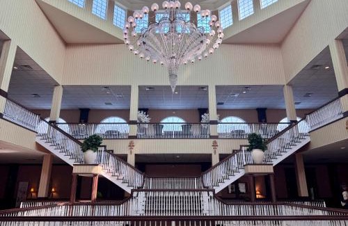 Wading River Hotel | Discover The Inn and Spa at East Wind with Private Pool