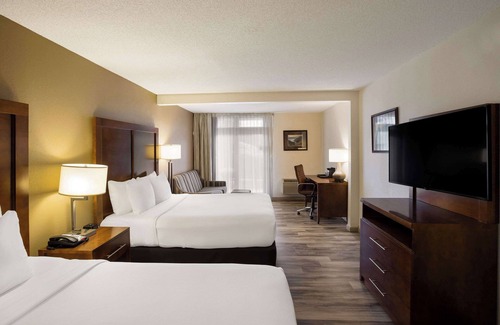 Sevierville Hotel | Highly Rated Inn at Apple Valley with Pool & Breakfast
