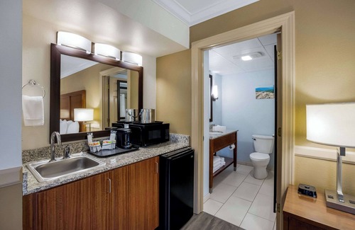 Sevierville Hotel | Highly Rated Inn at Apple Valley with Pool & Breakfast