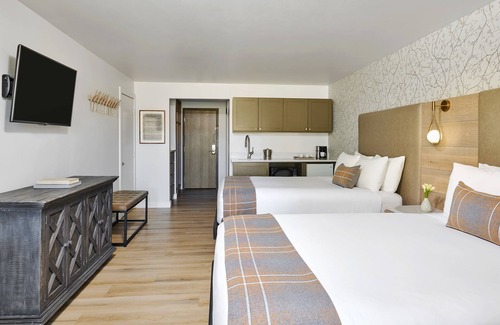 Aspen Hotel | Relaxing Getaway at The Inn at Aspen with Spa & Pool