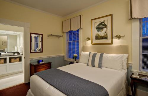 Yarmouth Port Hotel | Oceanfront Retreat: The Inn at Cape Cod, 4-Star Bliss