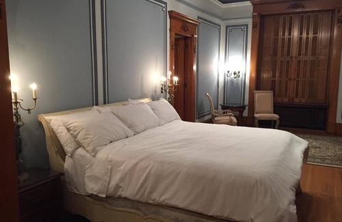 Reading Bed & Breakfast | Guest Rated 10/10 at The Inn at Centre Park - Family Friendly!