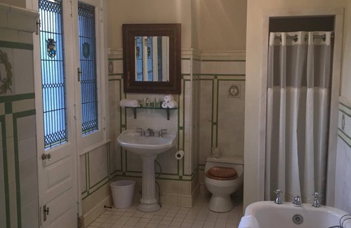 Reading Bed & Breakfast | Guest Rated 10/10 at The Inn at Centre Park - Family Friendly!