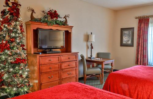 Pigeon Forge Hotel | Experience The Inn at Christmas Place: Oceanfront Bliss