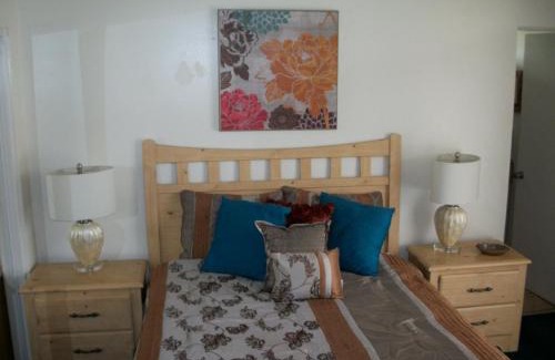Palm Desert Hotel | Relax at The Inn at Deep Canyon with Pool and Spa Access