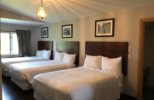 Richland Hotel | Relaxing Stay at The Inn At Gull Lake with Spa & Breakfast