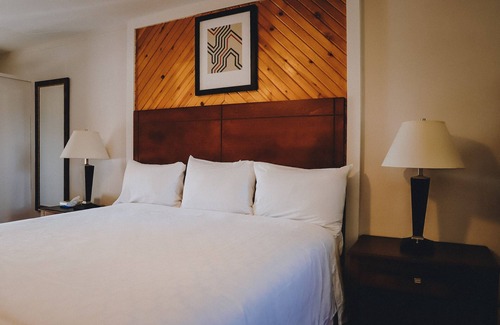 Richland Hotel | Relaxing Stay at The Inn At Gull Lake with Spa & Breakfast