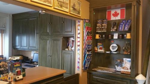 Thorold Hotel | Welcoming Stay at The Inn At Lock Seven with Family Amenities