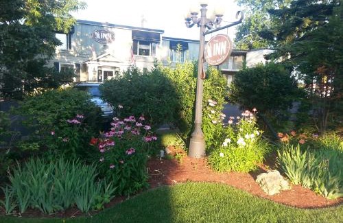 Thorold Hotel | Welcoming Stay at The Inn At Lock Seven with Family Amenities