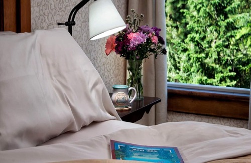 Lockeford Bed & Breakfast | Welcoming Stay at The Inn at Locke House with Breakfast