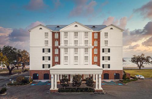 Long Beach Hotel | Experience Oceanfront Relaxation at The Inn at Long Beach